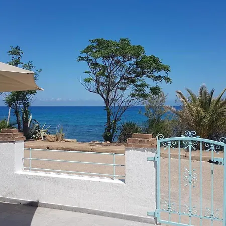 Panoramica Fronte Mare Holiday home *